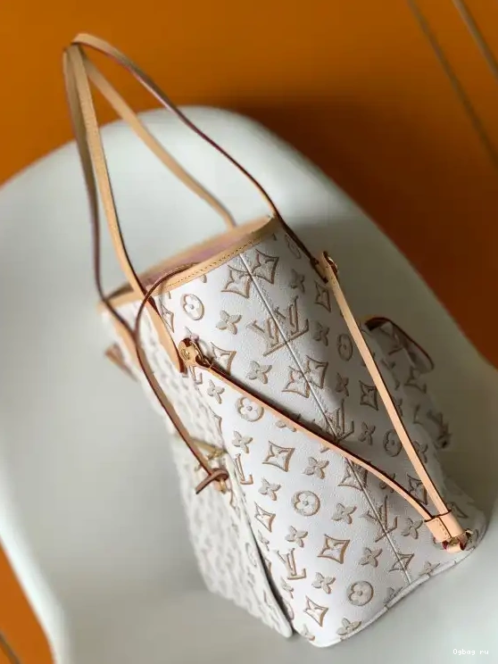 VUITTON MM LOUIS NEVERFULL 0528